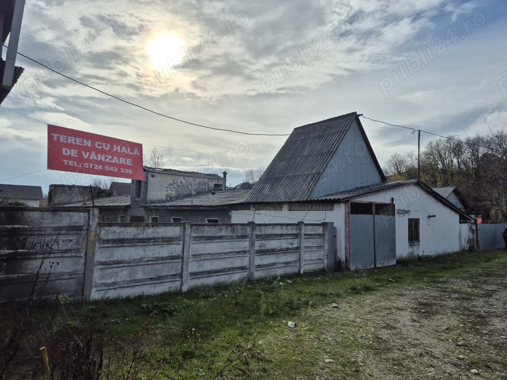 Clădire cu teren intravilan de vânzare 