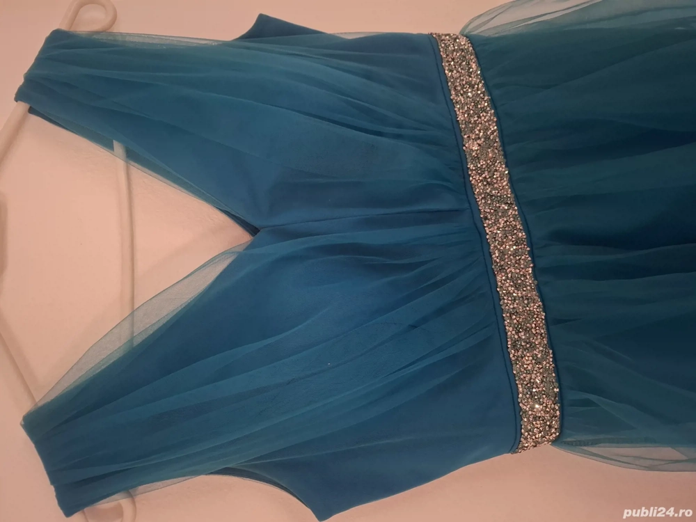 Vând rochie elegantă 