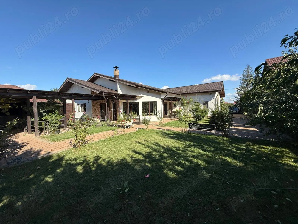Proprietate Deosebita in Radauti . Casa de vanzare cu 1000mp2 teren direct proprietar Comision 0%