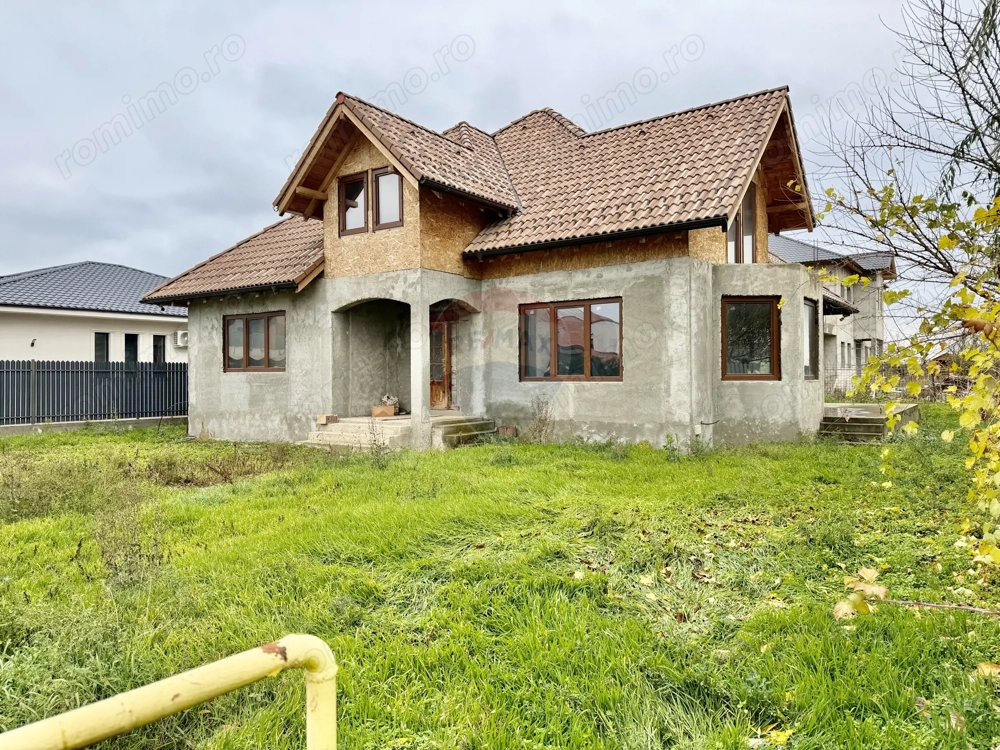 Casă / Vilă Caisului 90% gata