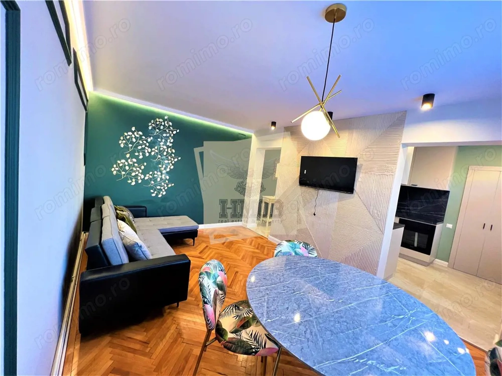 Apartament lux 3 camere decomandat etajul 1 zona centrala