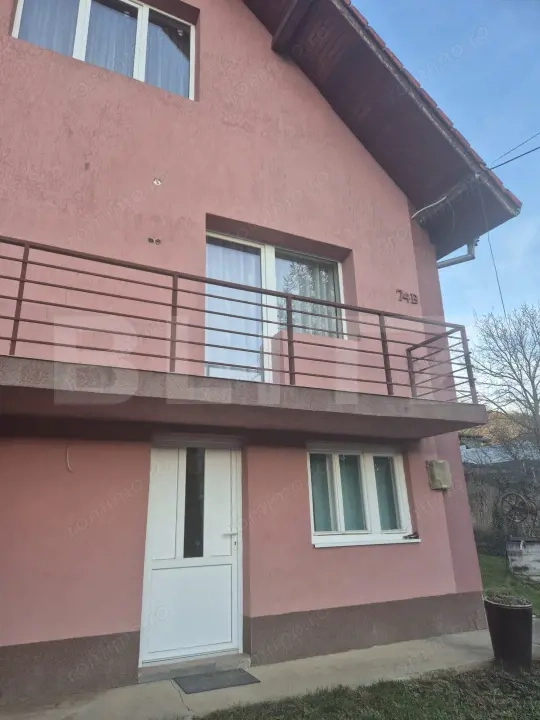Casa spatioasa de vanzare in Sancrai cu 13 ari de teren