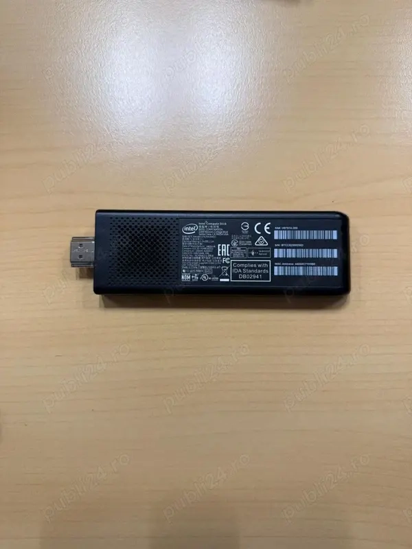 Mini PC Intel Compute Stick STK2mv64CC Core M5-6Y57 4GB RAM 64GB eMMC