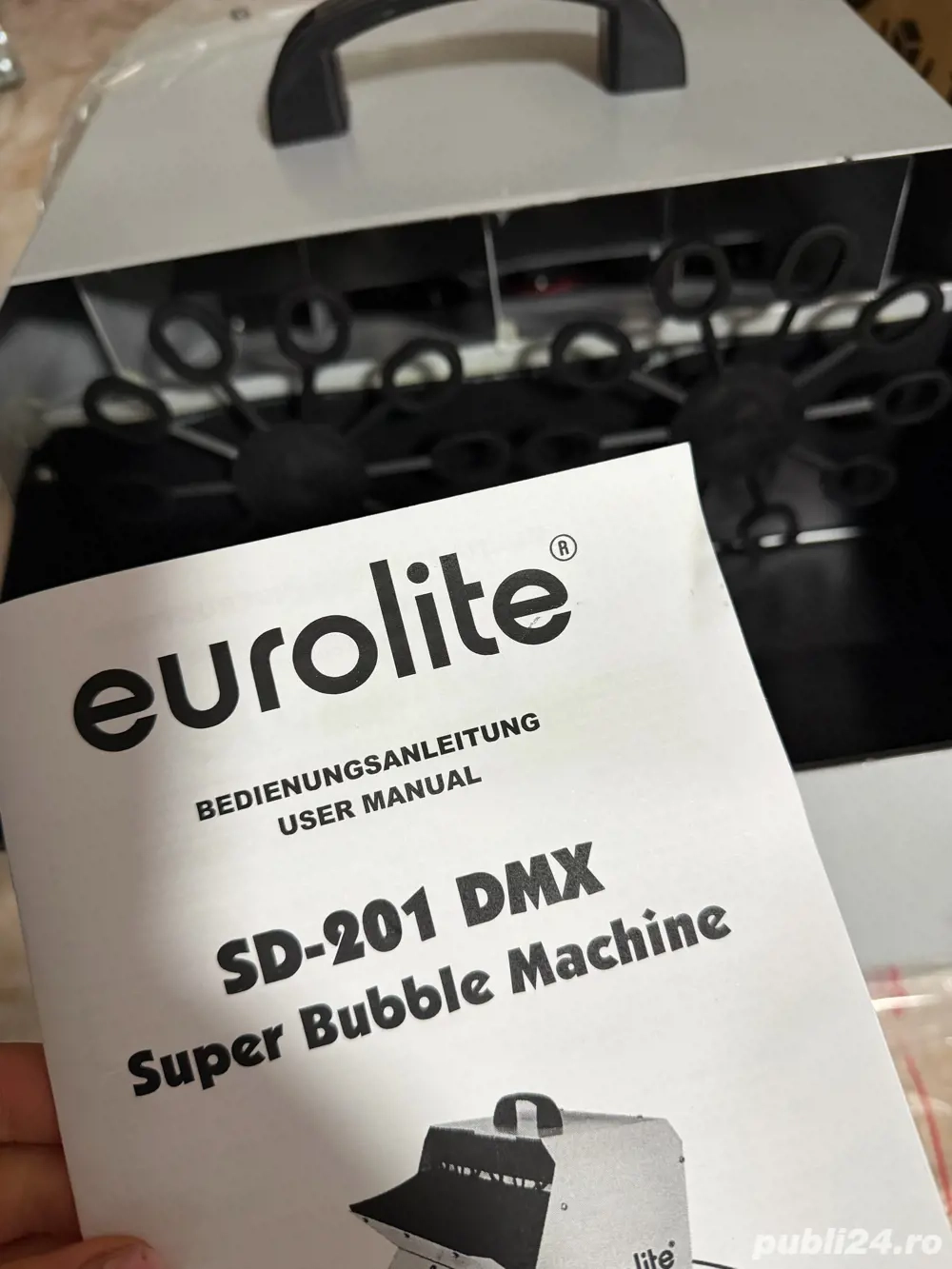 vând mașină de baloane nouă