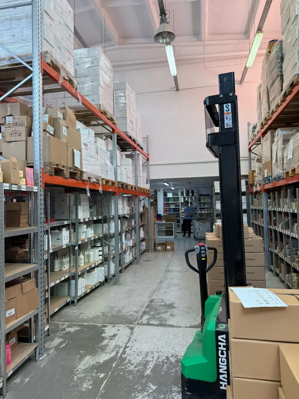 Zona Pipera hala + birou sp 780 mp ideal depozitare