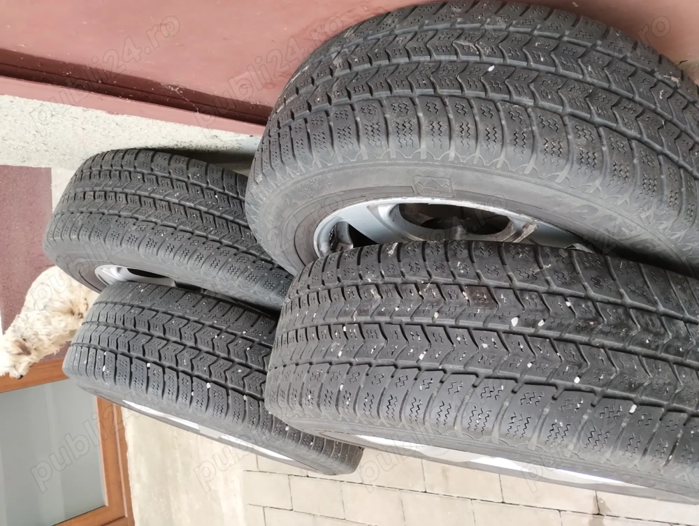 C- urî de iarnă cu jenti de aluminiu 