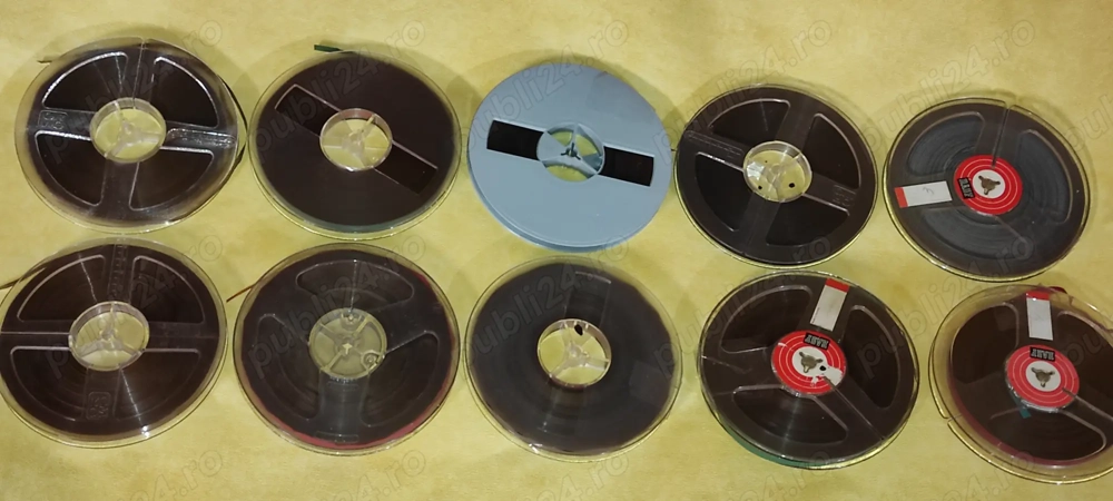Pt. magnetofon 10 bucati role cu banda  diametrul la rola 15 cm .