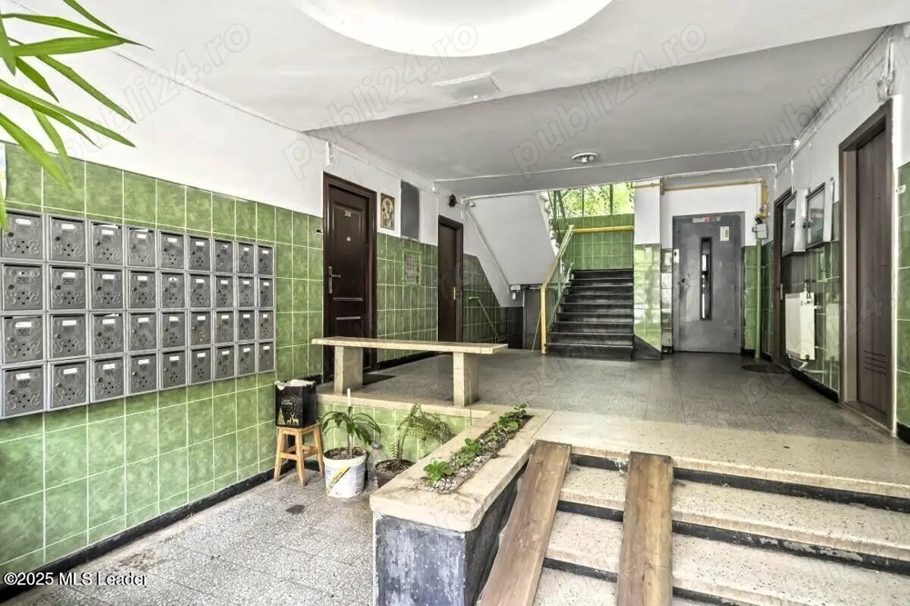 Vand apartament 2 camere Piata sudului