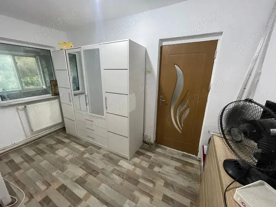 Apartament 2 camere 70mp (transformat in 3 camere ) PIATA CIVICA 