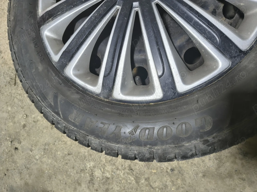 Set jenti si anvelope iarna r16