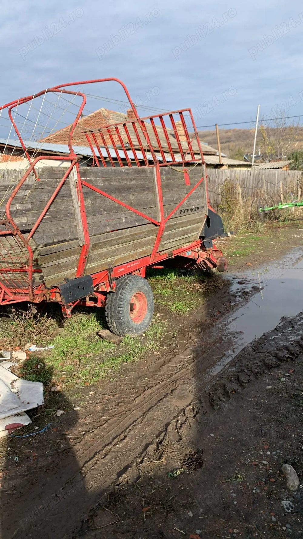 Vând remorcă fân lucernă Pattinger