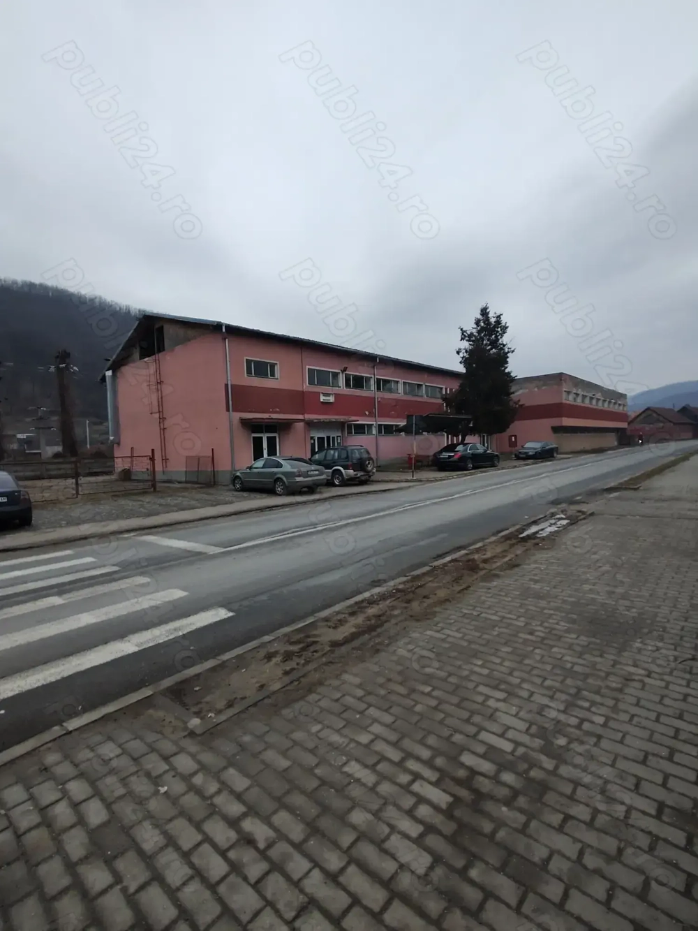 Inchiriez hala spatiu comercial depozit spatiu productie fabrica de confectii