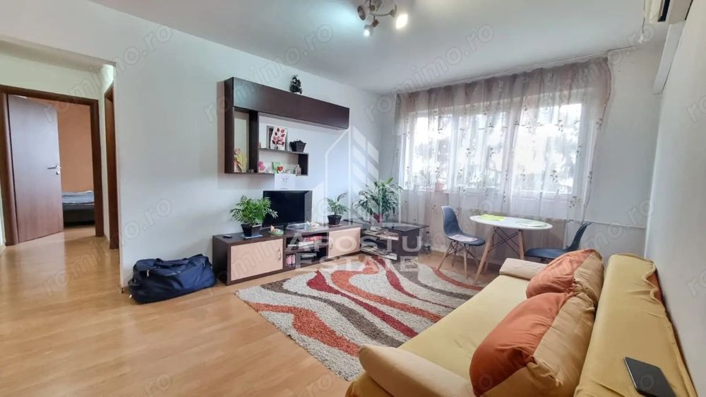 Apartament cu 3 camere, etaj intermediar, zona Dacia