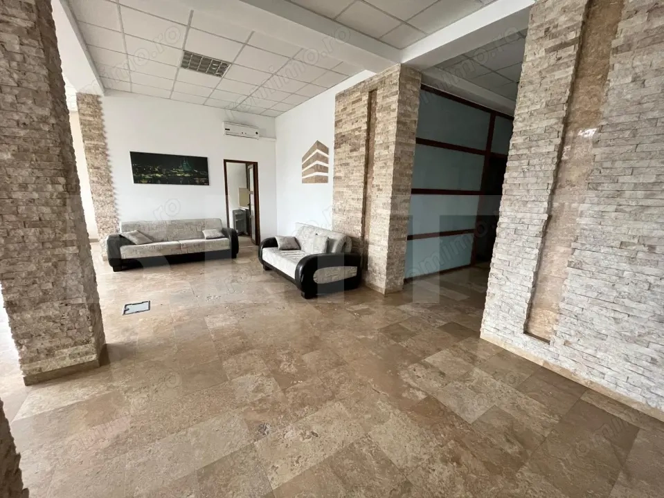 Birou 21 mp cu parcare si spatii comune, zona Centura