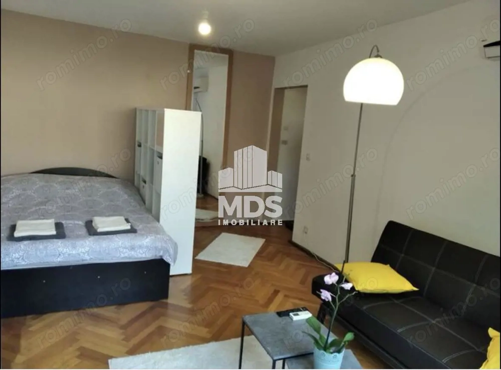 Decomandat, mobilat si utilat in Complexul Studentesc