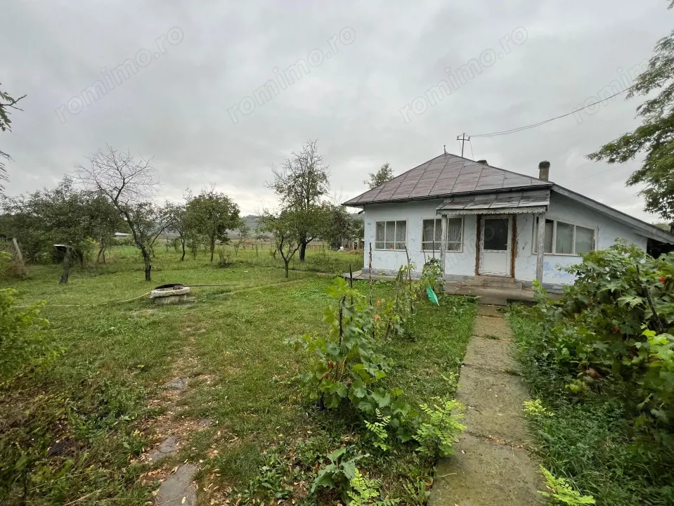 Erbiceni Podu Iloaiei teren 1300 mp utilitati Intravilan 