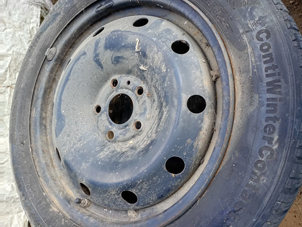 Vind 4 jante cu anvelope de iarnă 