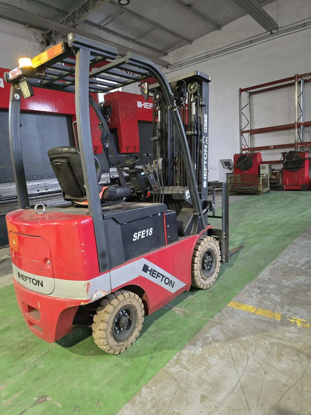 Stivuitor electric 1.8 tone 4 roti, marca Hefton, model SFE18