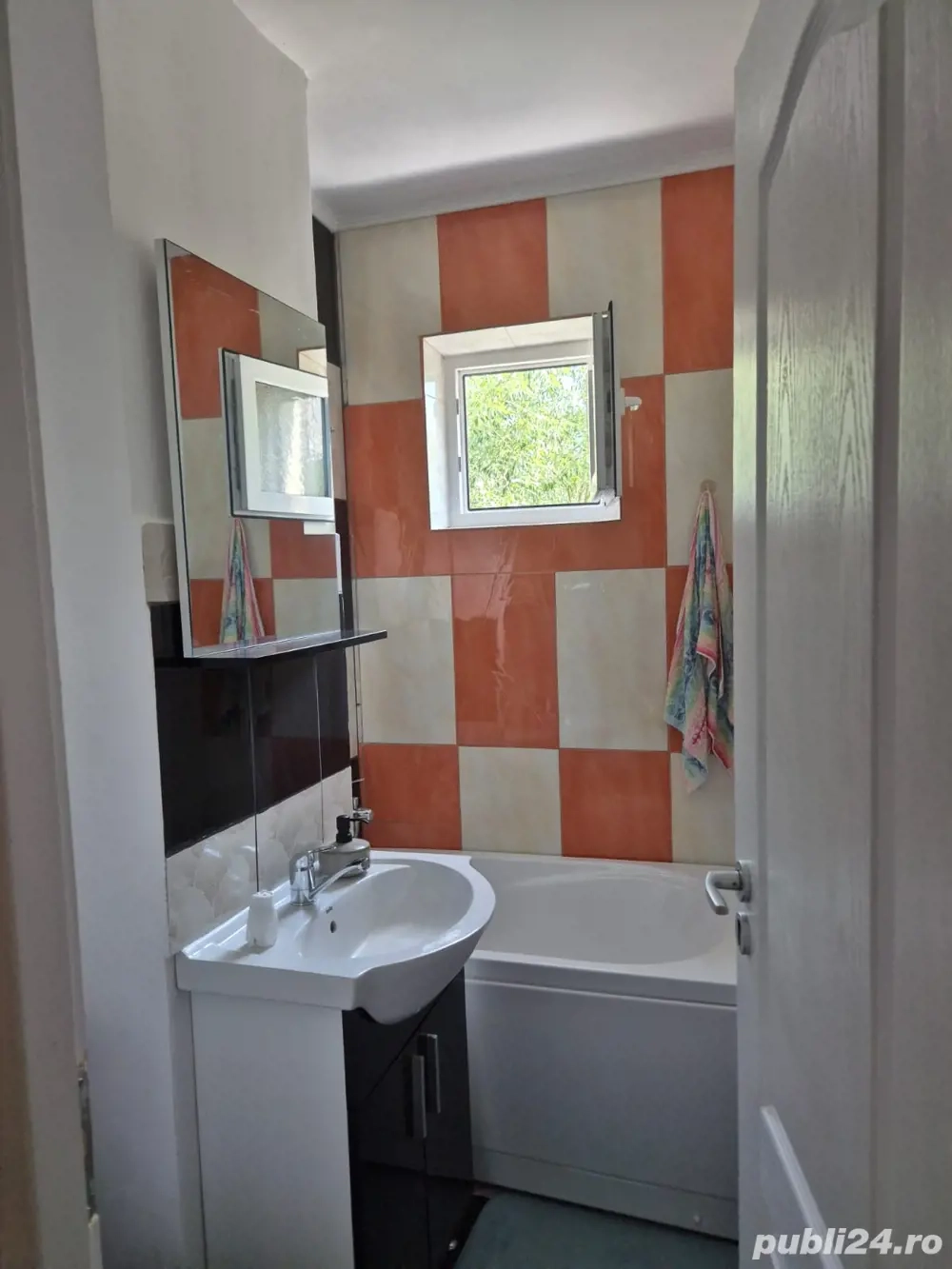 Vand sau inchiriez apartament 2 camere semidecomandat