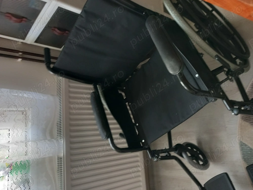 Vând cărucior handicap 