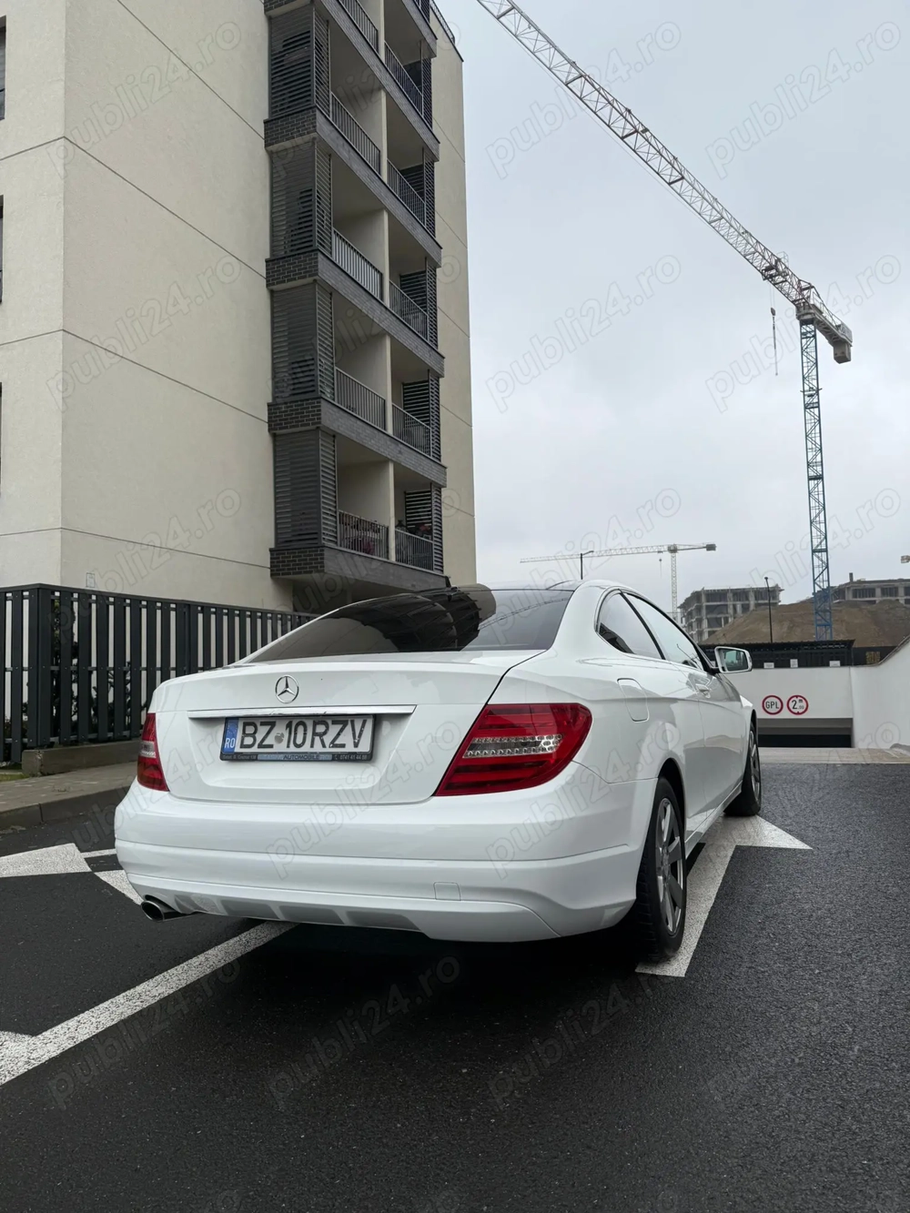 Vând schimb Mercedes c2,2 cupe , stare perfectă, km reali ( verificare rep mercedez și rar). Schimb 