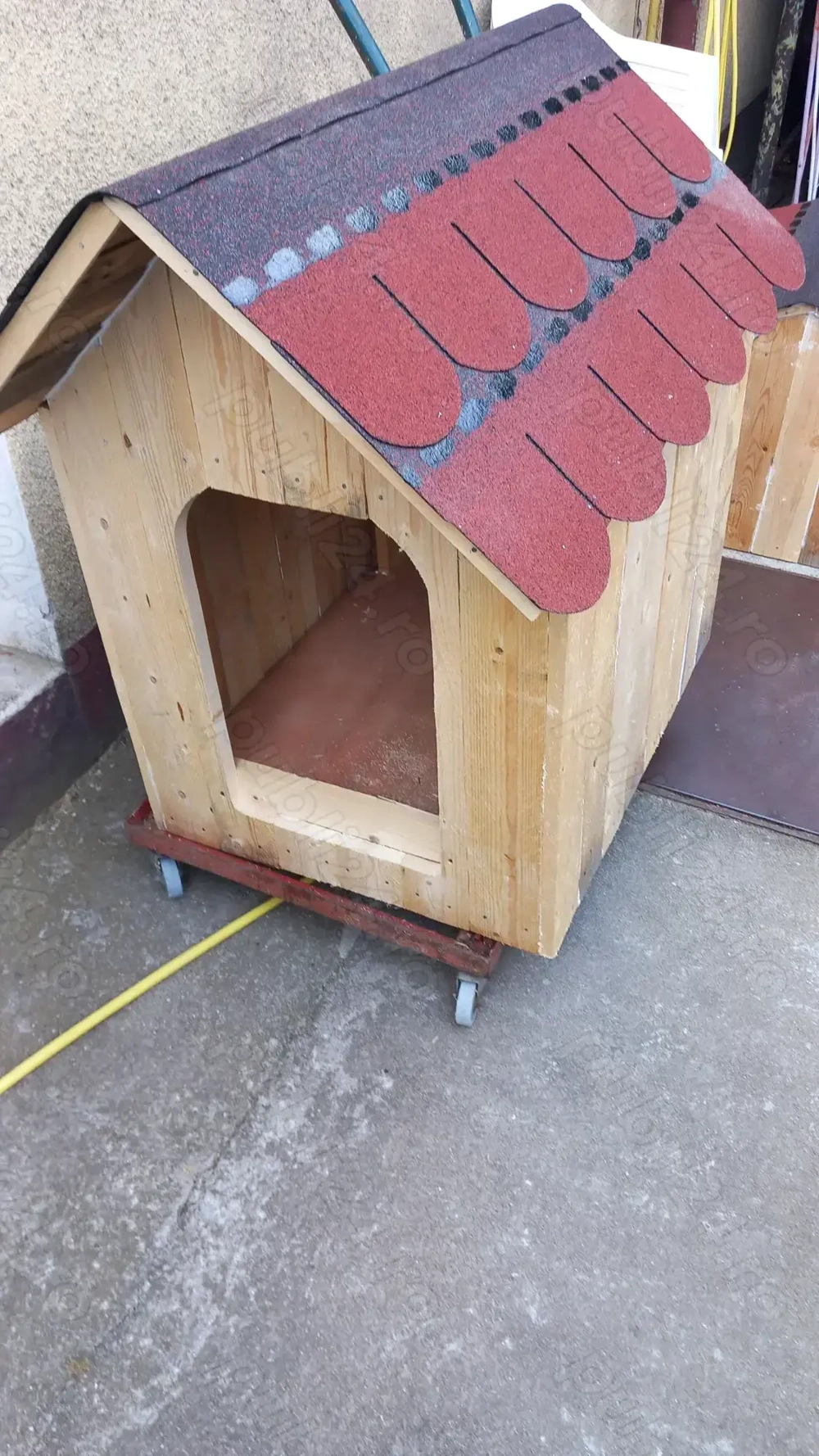 Vând cușcăvpentru cîine