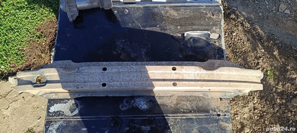 armatura bara fata audi a4 b6