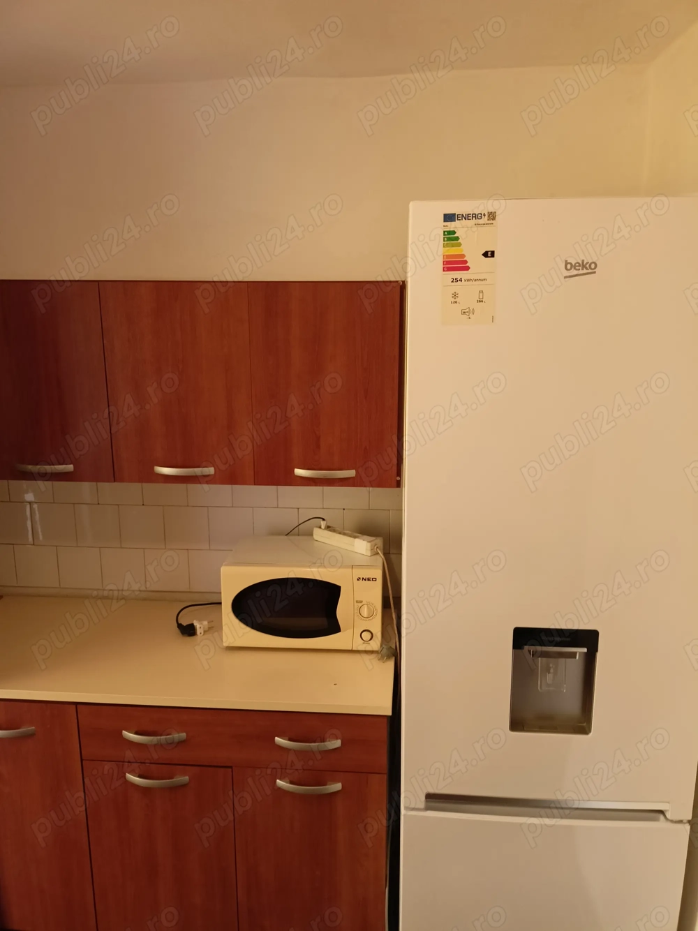 Proprietar direct închiriez apartament 2 camere decomandat mobilat utilat complet Liber acum 