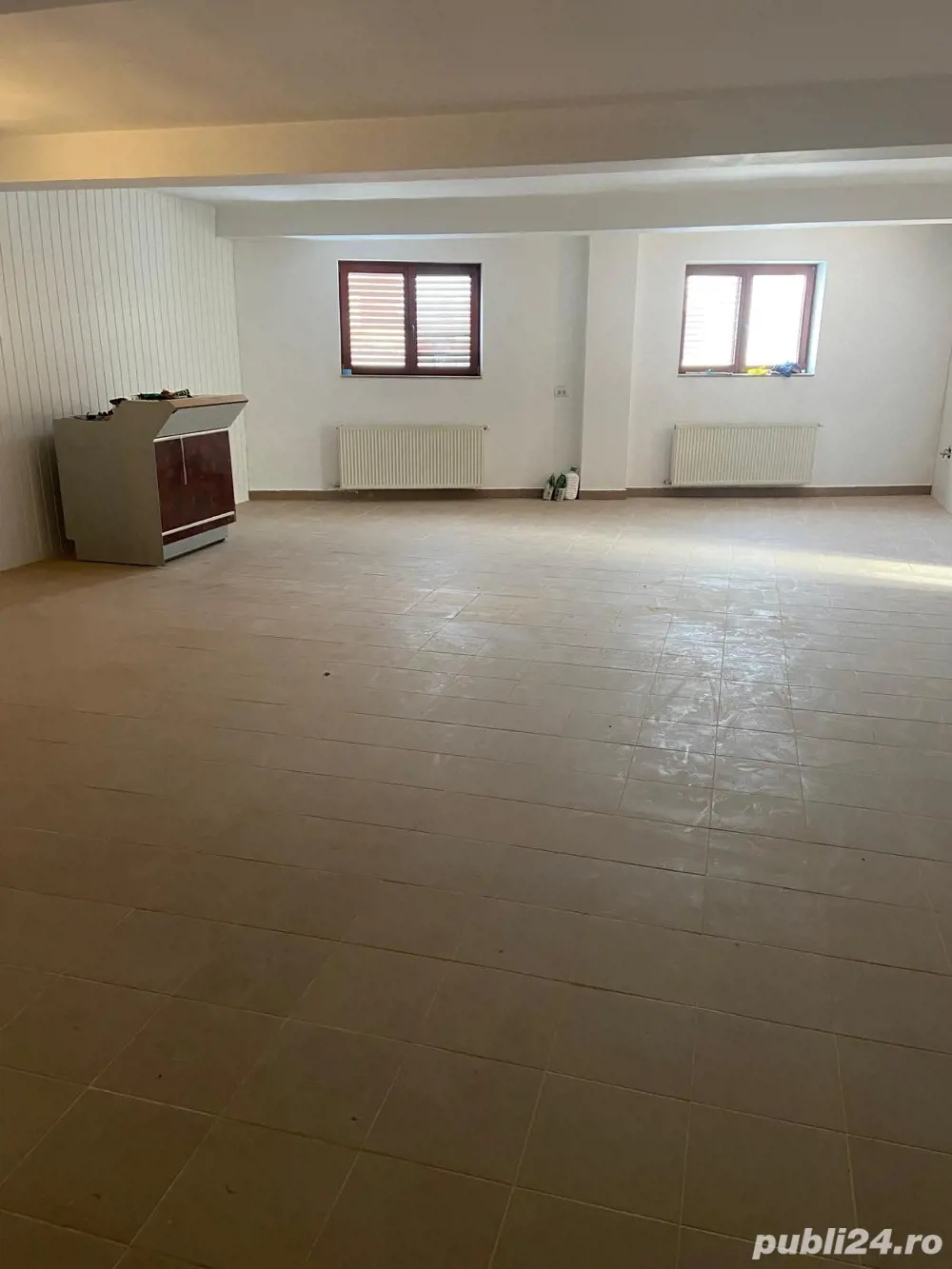 Inchiriez spatiu comercial