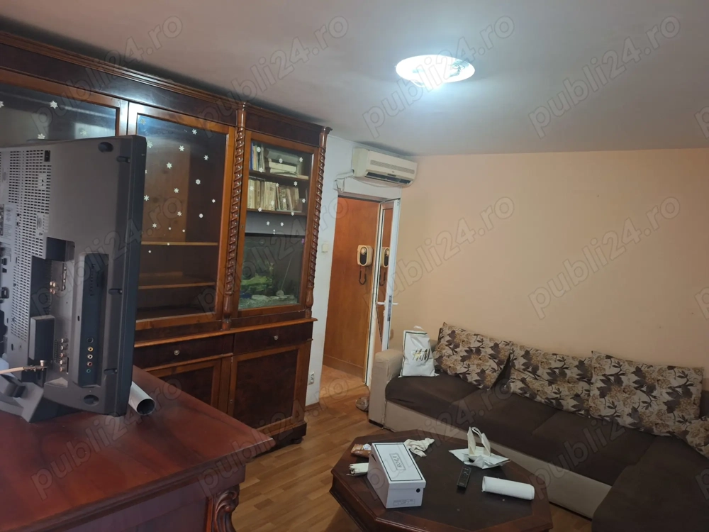 Apartament 3 camere semidecomandat 