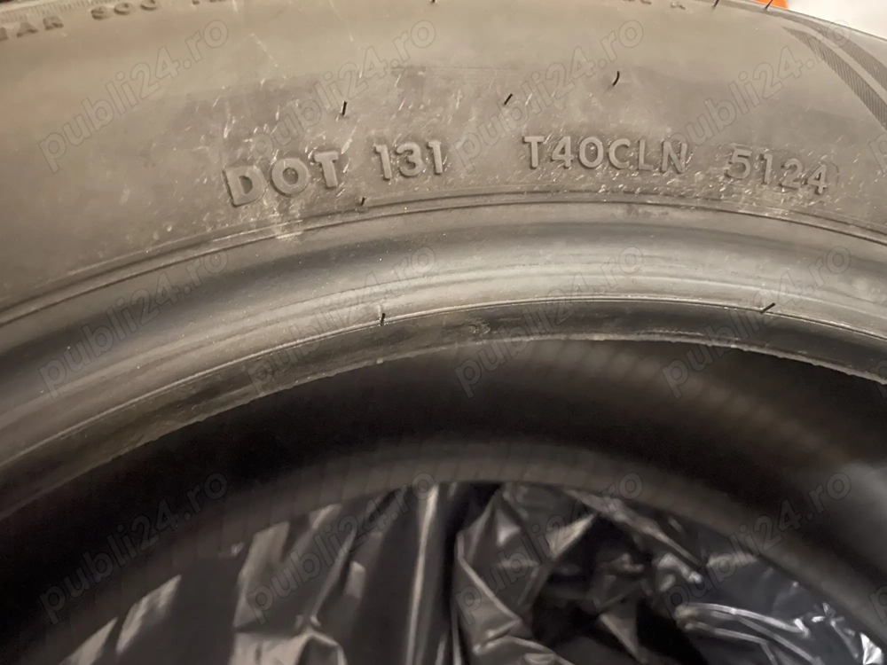 Vând anvelope BRIGESTONE 225/55/19 vara