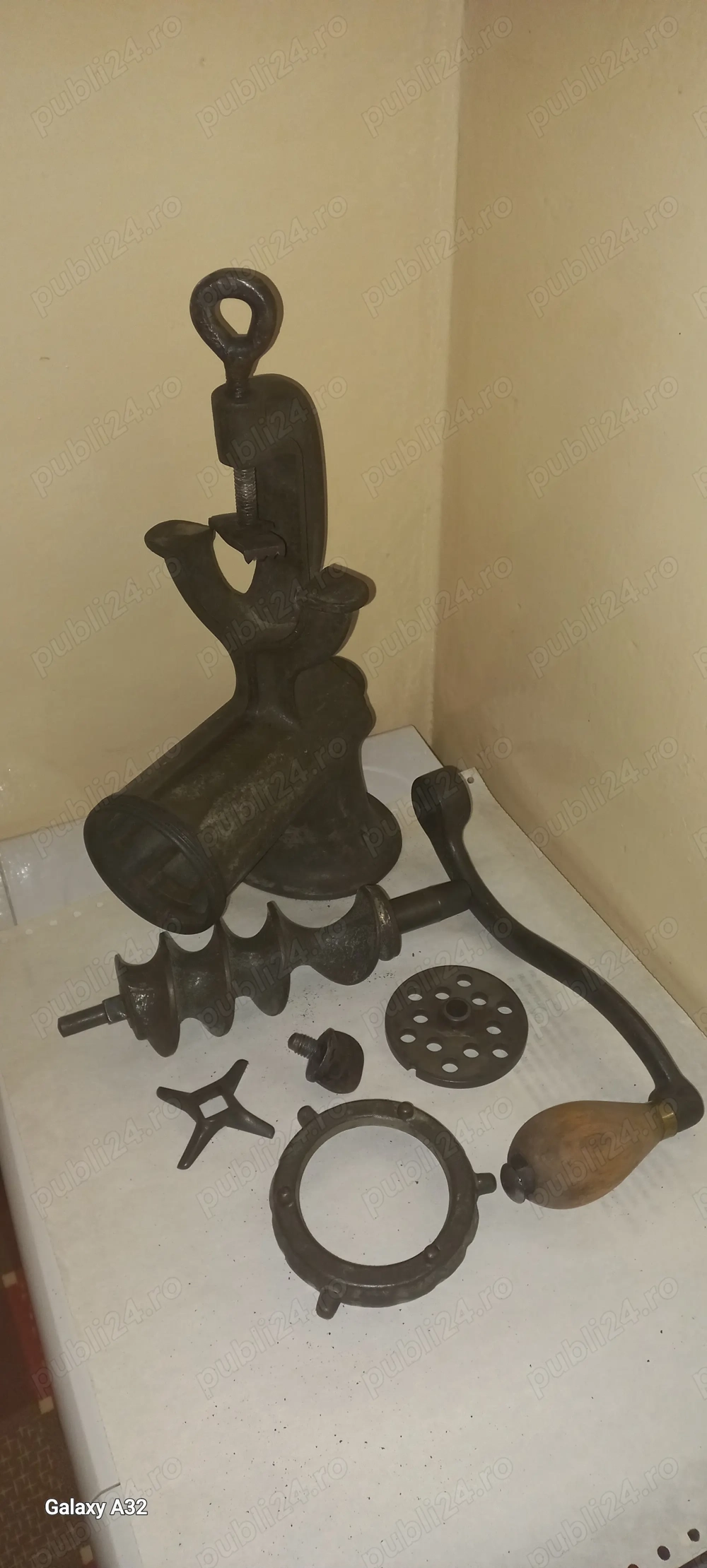 Masina de tocat carne vintage "American System" (Antique meat grinder)