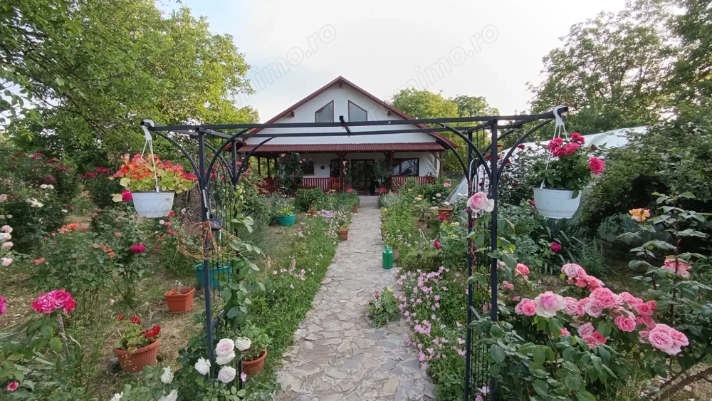 Vând casă de vacanță în Brebu, Prahova.