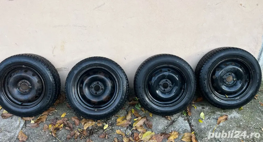 Jenti cu anvelope de iarna 185 65 R15 Debica si Sebring