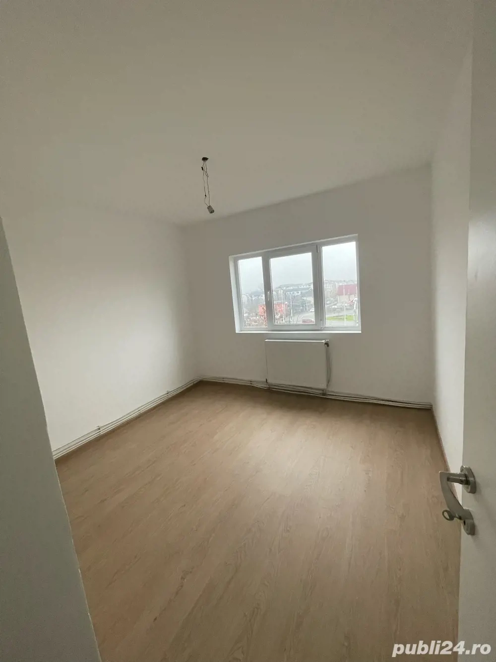 De vanzare apartament 3 camere, zona Ariesului 