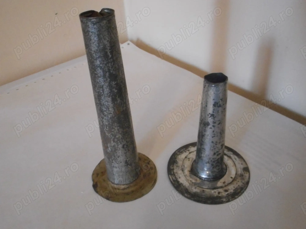 2 tuburi vechi pentru umplut carnati