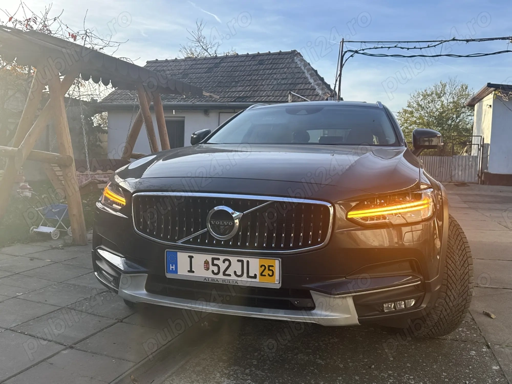 Vând Volvo v90 CC 2017
