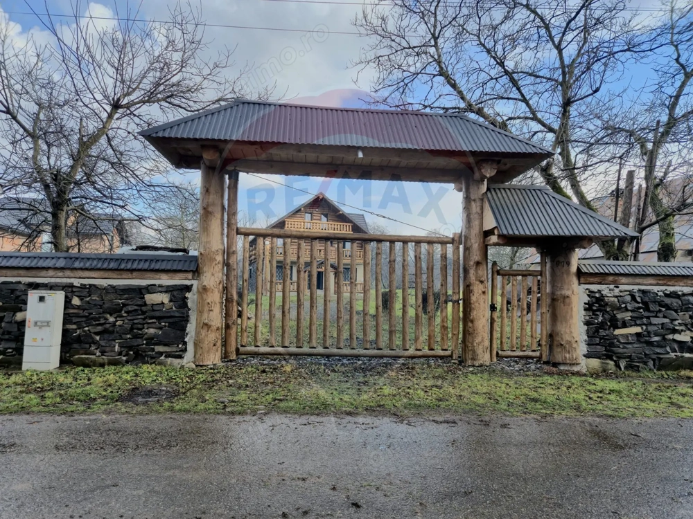 Casă / Vilă cu 6 camere de vânzare