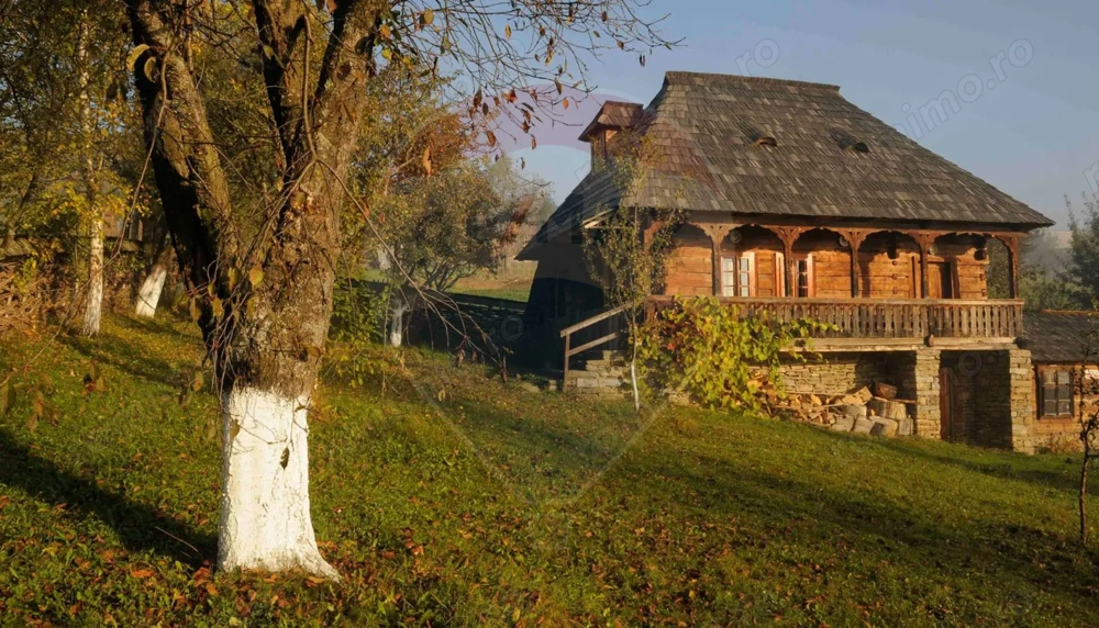 Vânzare ansamblu de 5 căsuțe tradiționale Maramureș/ Botiza