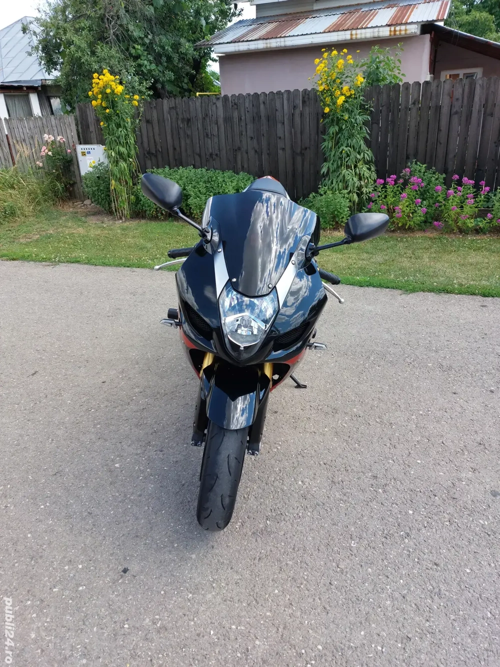 Suzuki gsx 1000 r
