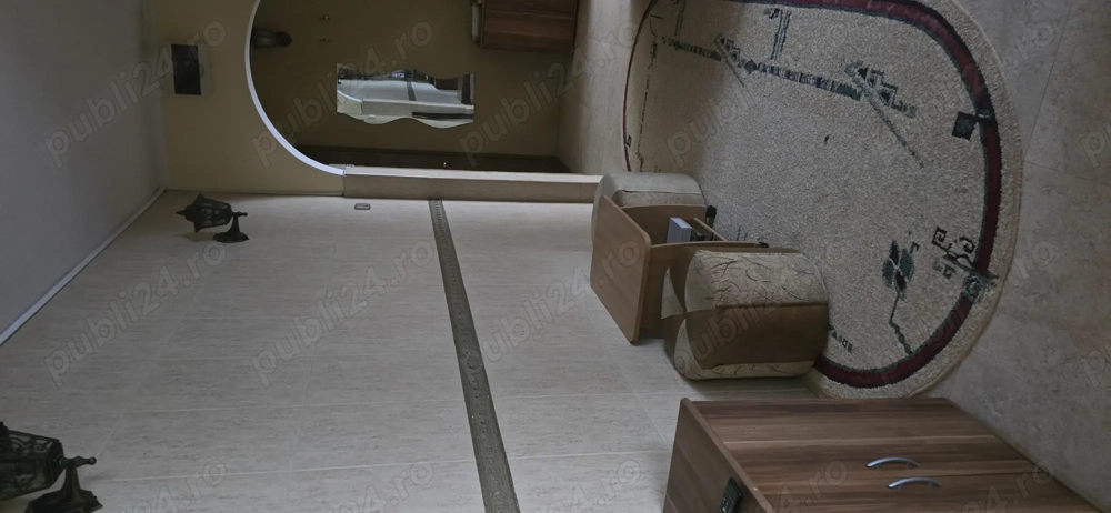 Proprietar. Inchiriez apqrtament 3 camele Lipovei