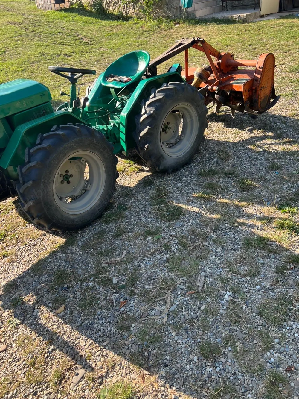 Vând tractor cu freză 