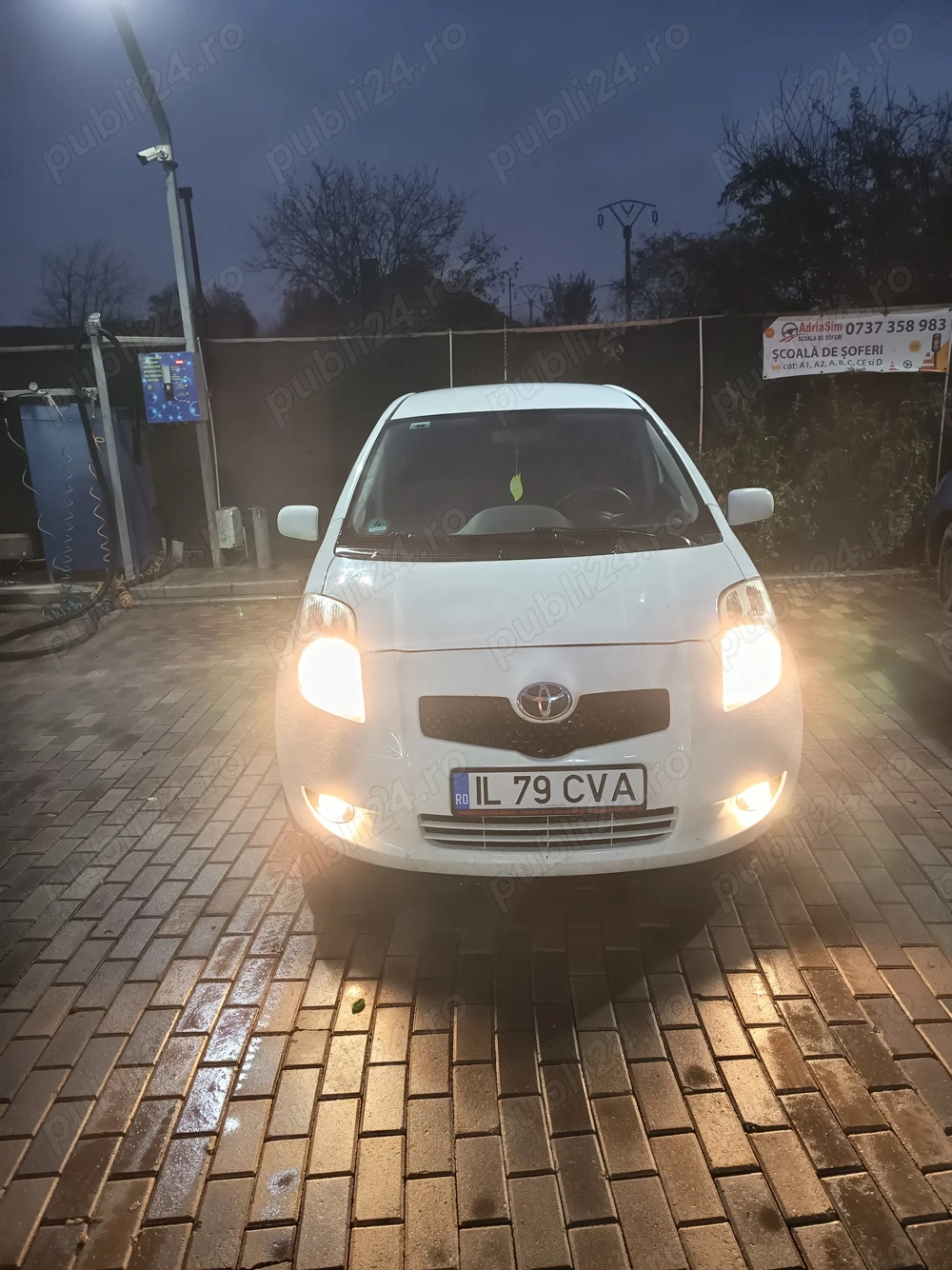 Vând Toyota Yaris 2009