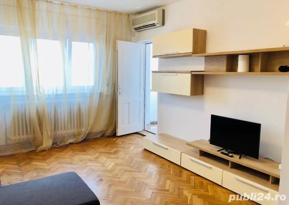 vand apartament 4camere zona Unirii 225000 euro