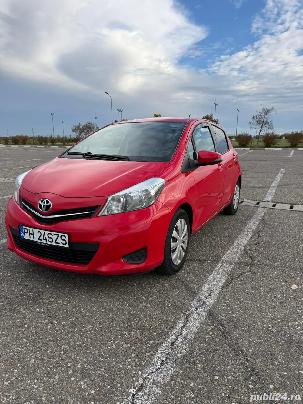 vand masina marca toyota -yaris
