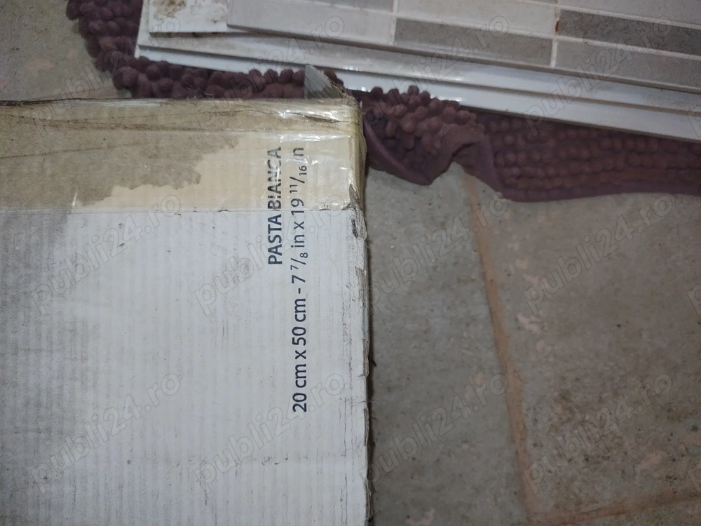 De vânzare diferite obiecte sanitare și de mașină 