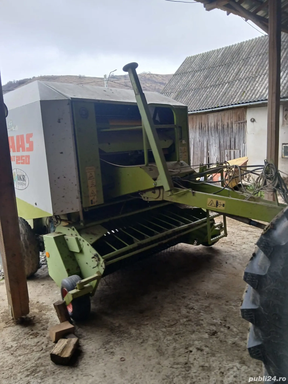 Vând presă de balotat claas rollant 250