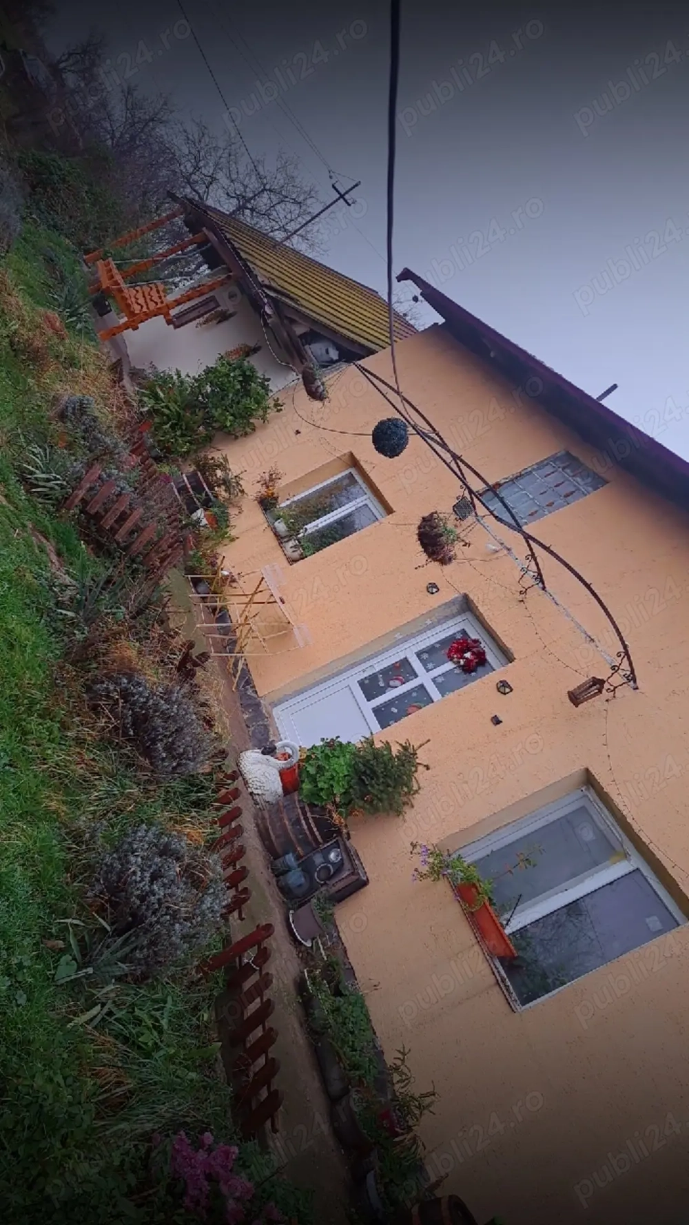 Casa noua cu mansarda si 1.24 hectare teren intravilan 