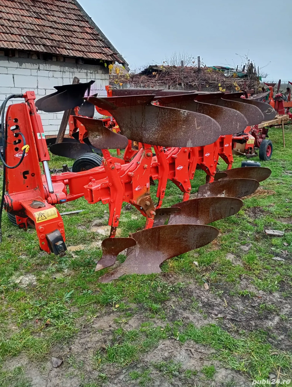 Plug reversibil Kuhn Multi Master 112 4 brazde 