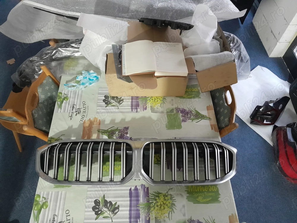 Grila Bmw G20 LCI 5A1BF69 cu mic defect